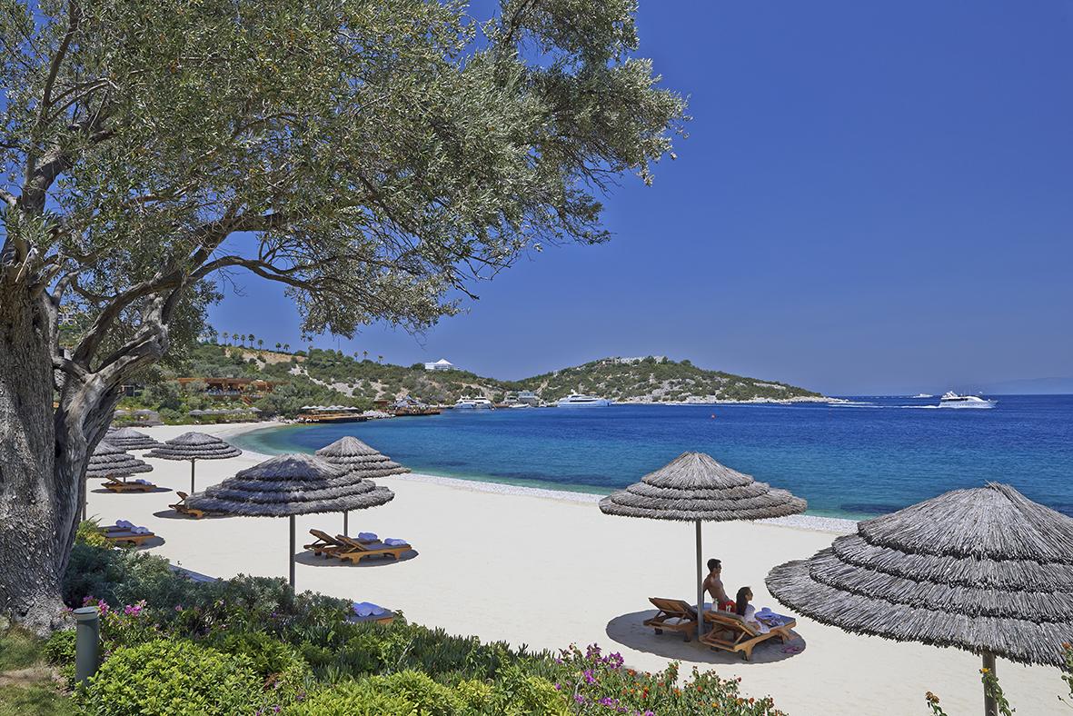 Oriental bodrum. Мандарин Ориентал Бодрум. Mandarin oriental Bodrum 5. Mandarin oriental Bodrum пляж. Мандарин Резорт Бодрум 5 пляж.